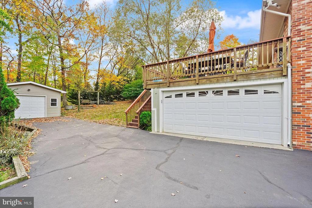2521 YOUNGS DRIVE
