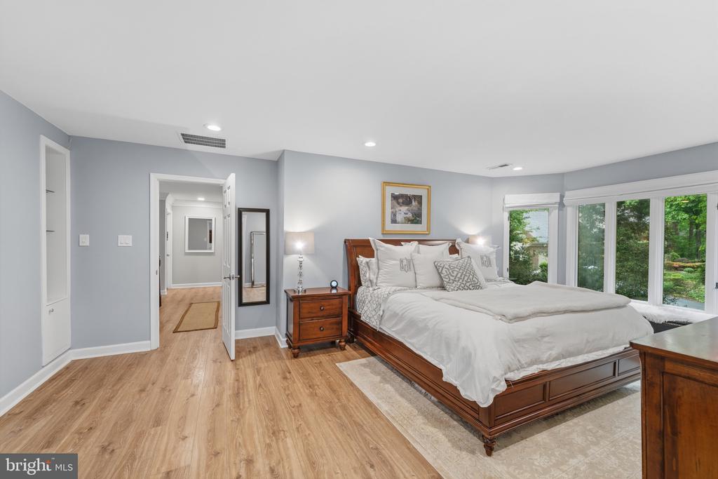 7001 KODIAK COURT