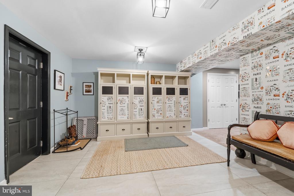 7001 KODIAK COURT