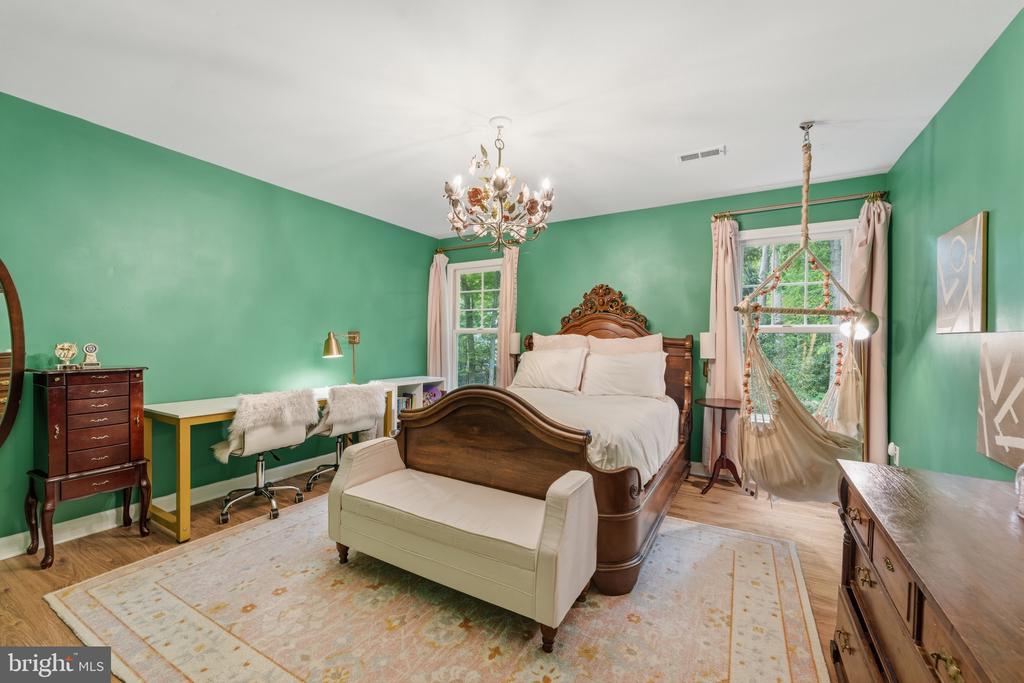 7001 KODIAK COURT