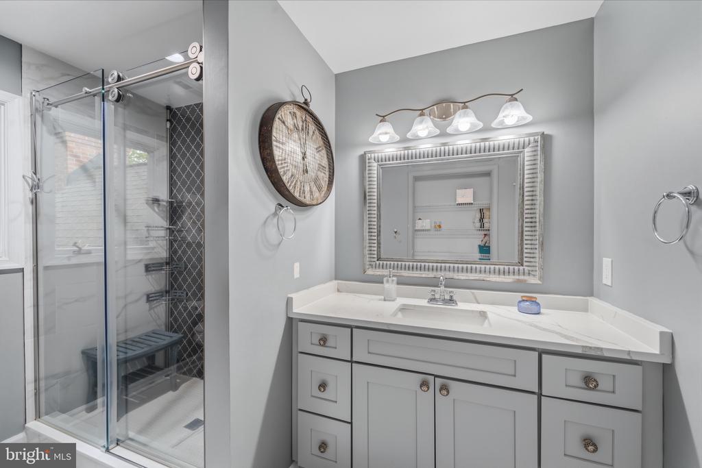 7001 KODIAK COURT