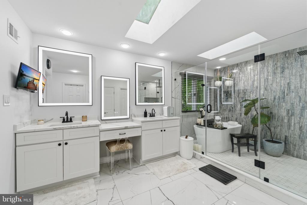 7001 KODIAK COURT