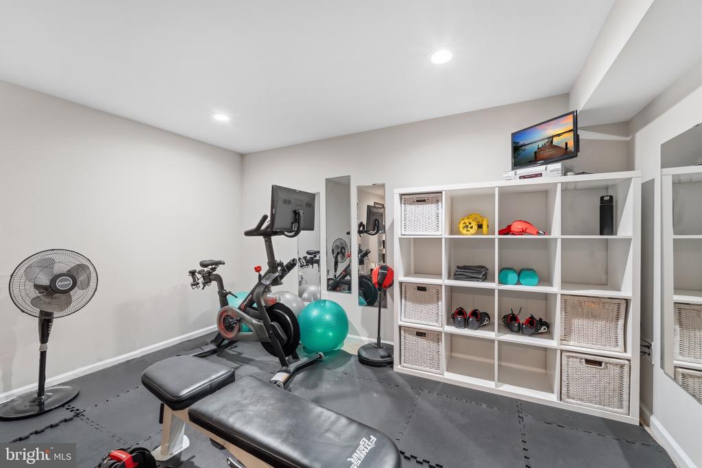 7001 KODIAK COURT