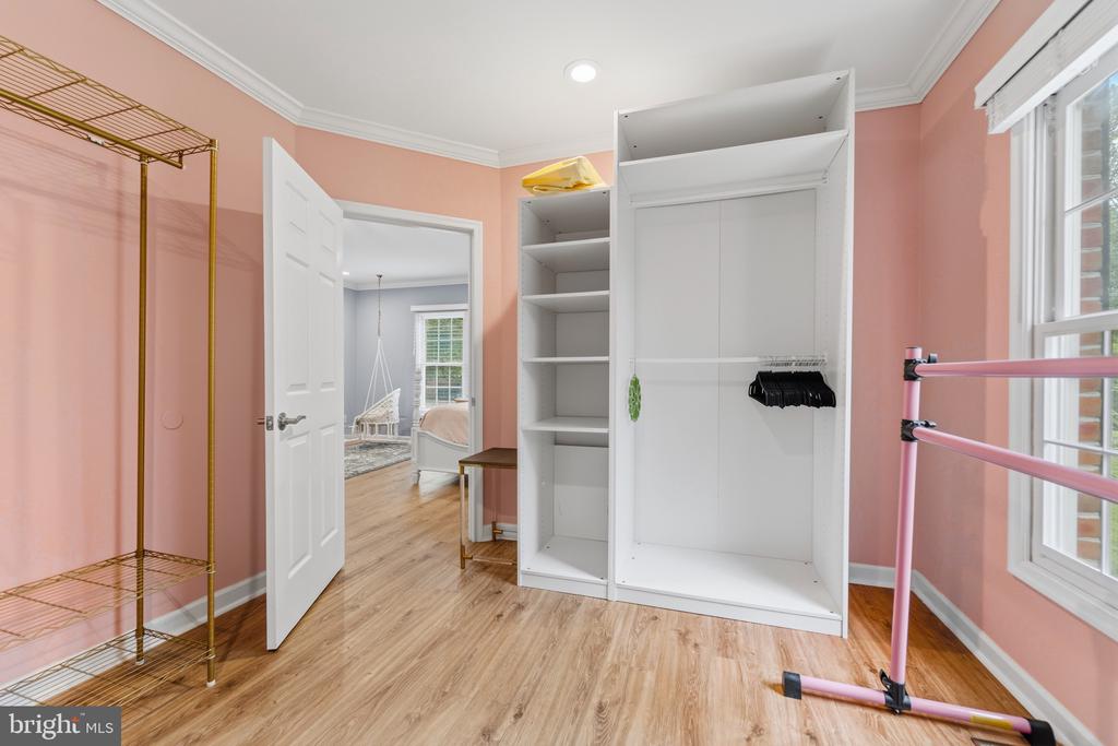 7001 KODIAK COURT