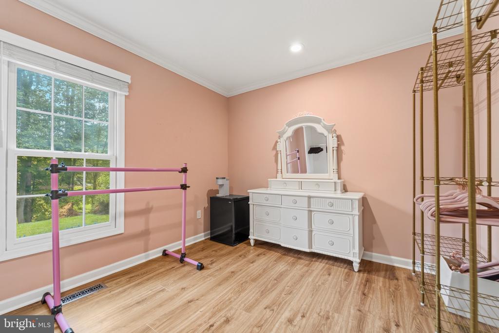 7001 KODIAK COURT