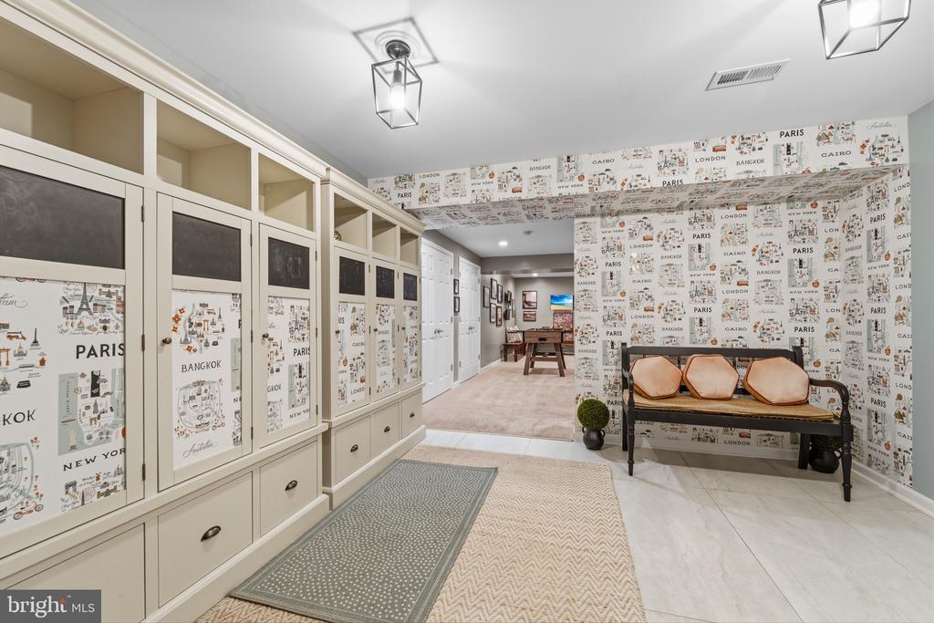 7001 KODIAK COURT
