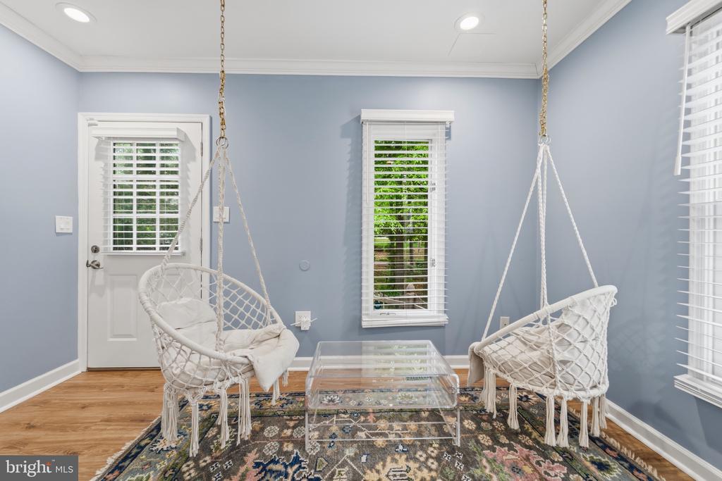 7001 KODIAK COURT