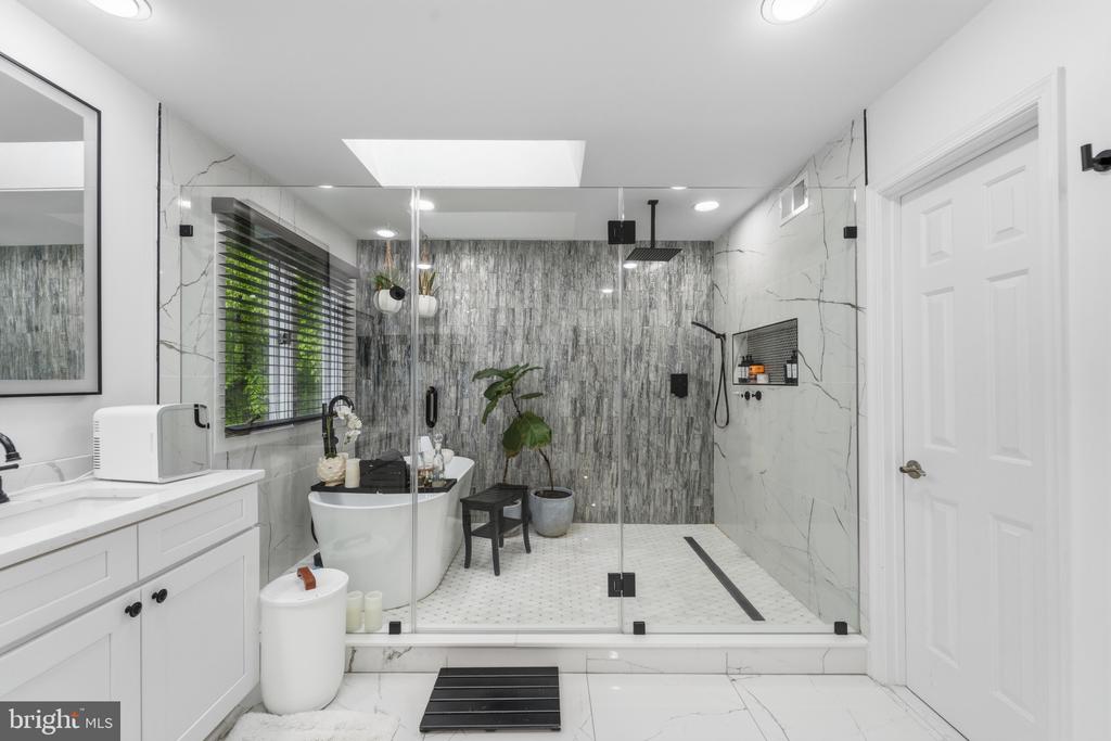 7001 KODIAK COURT