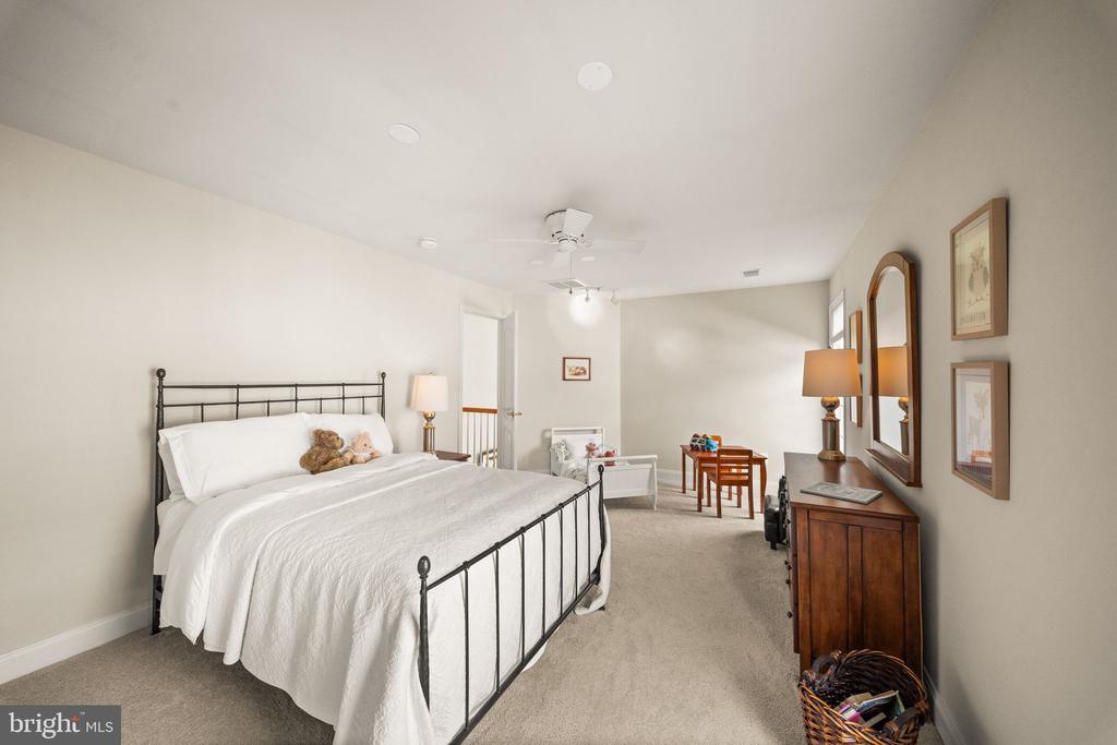 15243 GOLF VIEW DRIVE