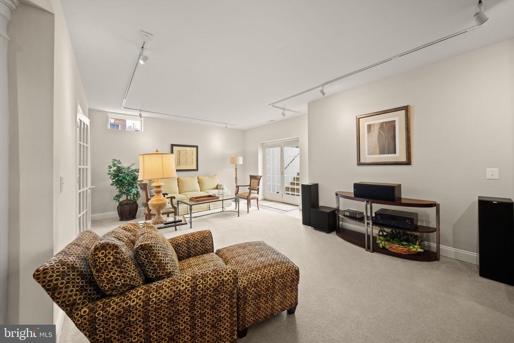 15243 GOLF VIEW DRIVE
