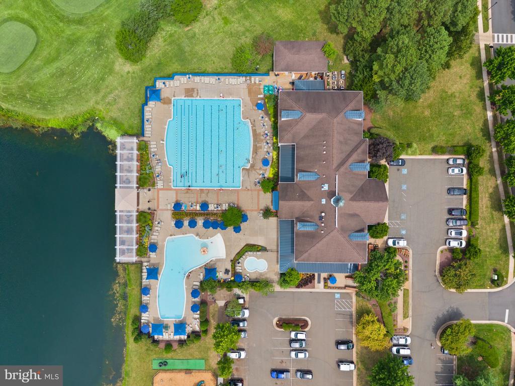 15243 GOLF VIEW DRIVE