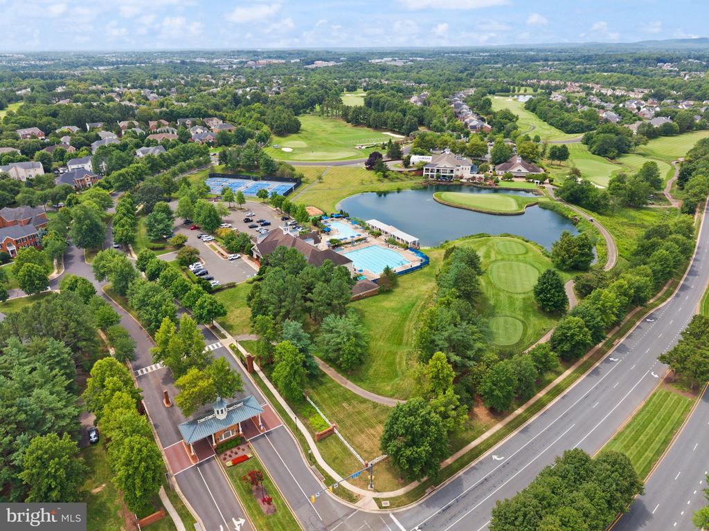 15243 GOLF VIEW DRIVE