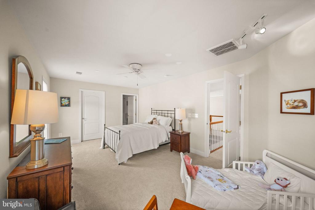 15243 GOLF VIEW DRIVE