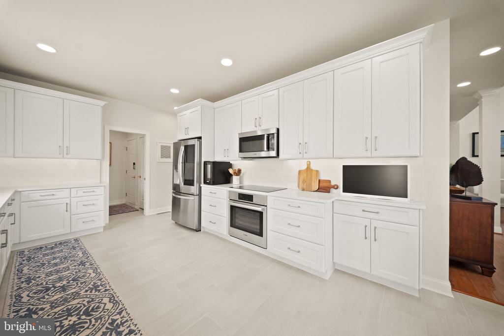 15243 GOLF VIEW DRIVE