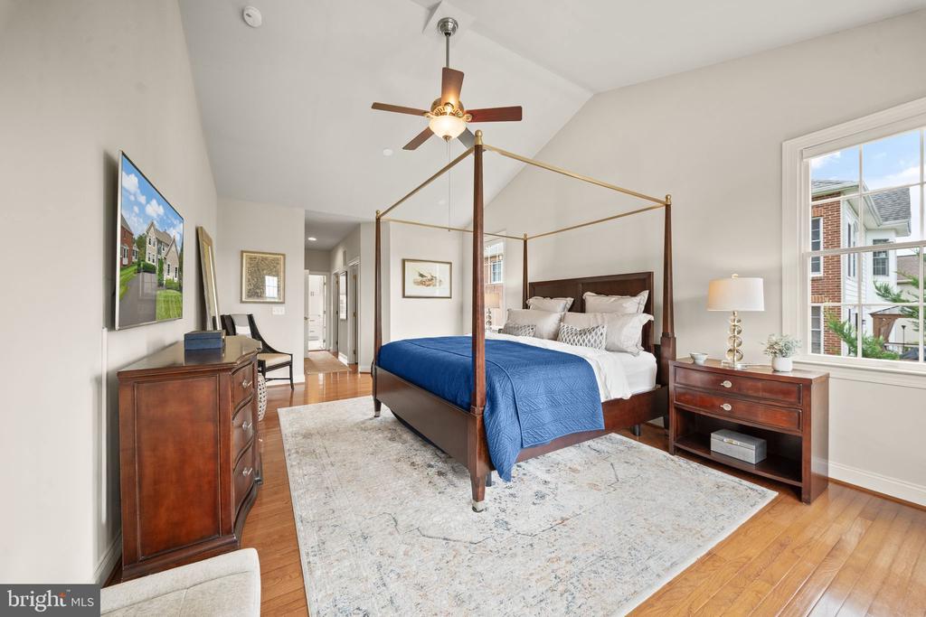 15243 GOLF VIEW DRIVE