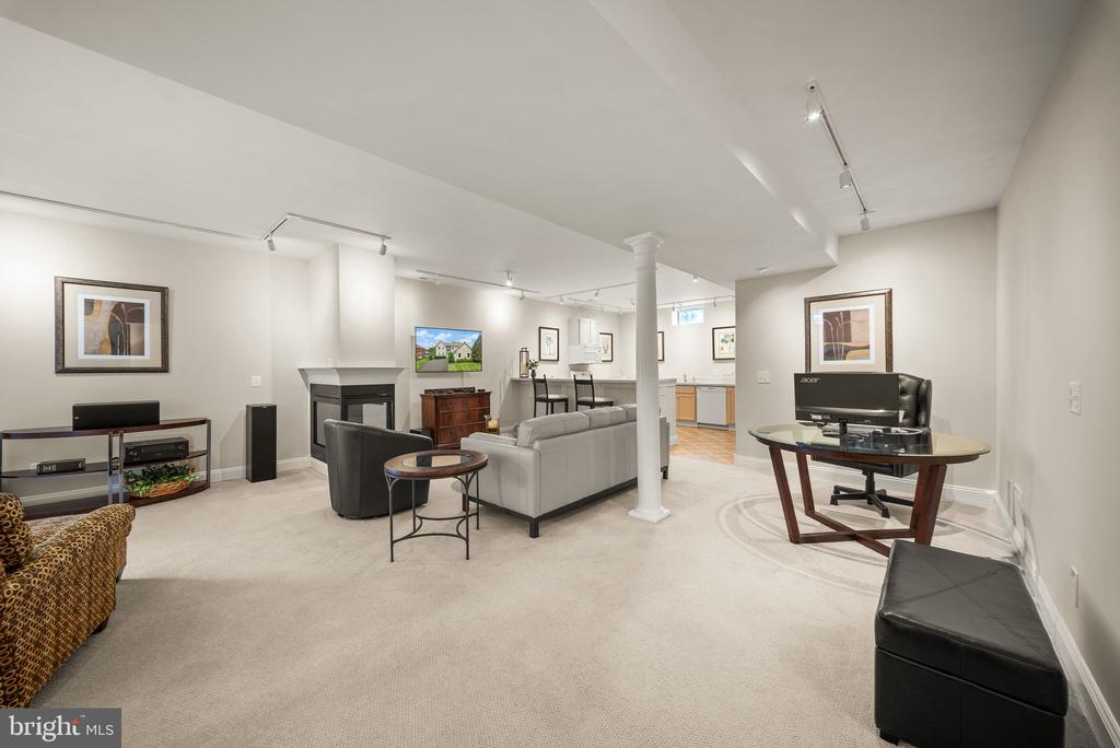 15243 GOLF VIEW DRIVE