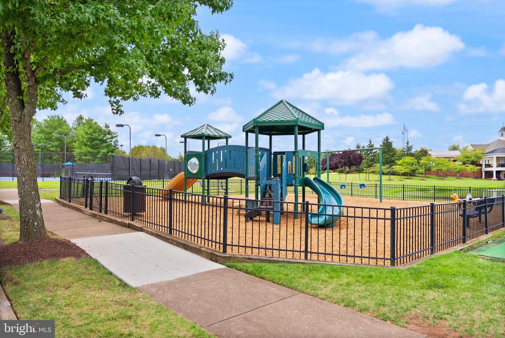 15243 GOLF VIEW DRIVE