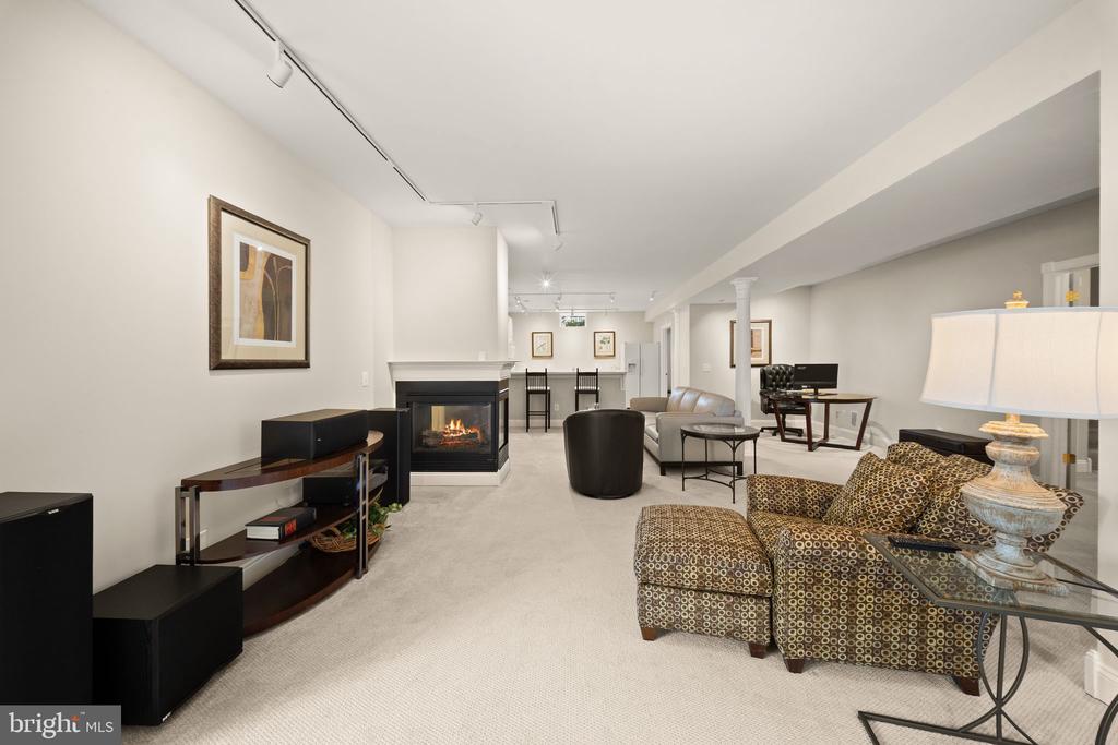 15243 GOLF VIEW DRIVE