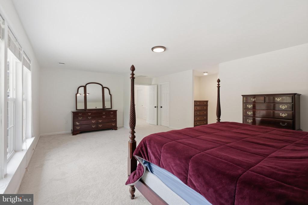 7668 GREAT DOVER STREET