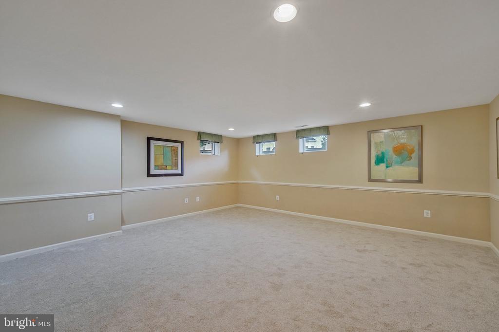10609 MOSELLE COURT