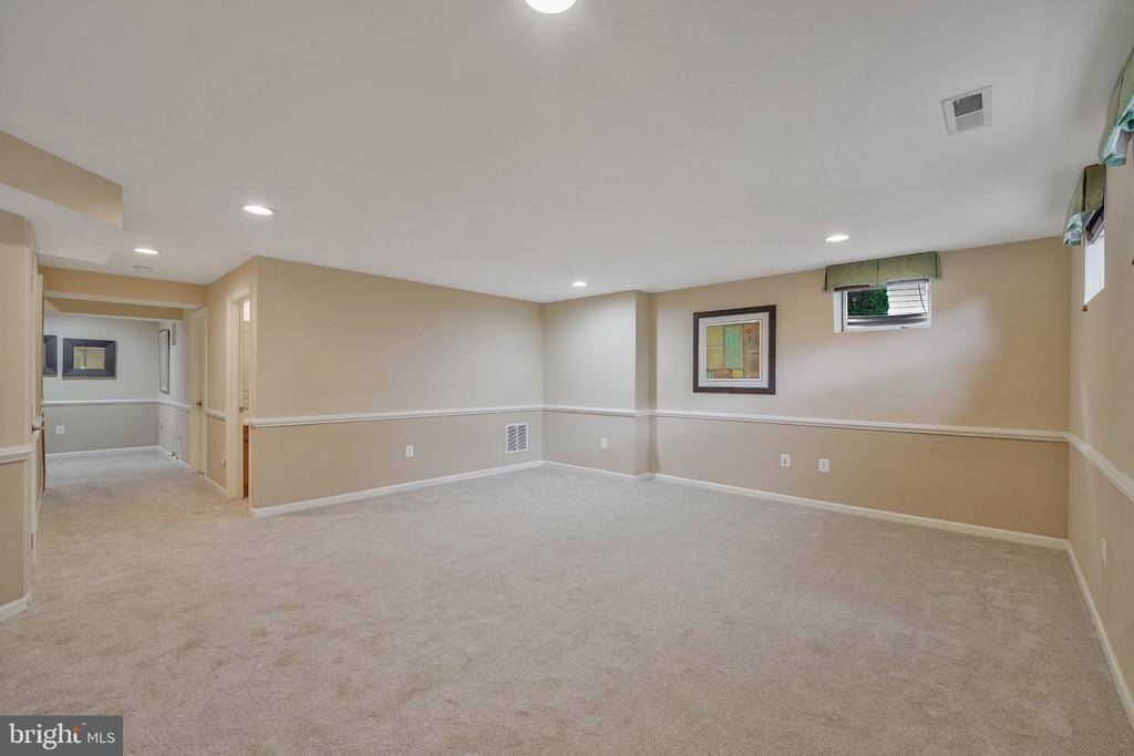 10609 MOSELLE COURT