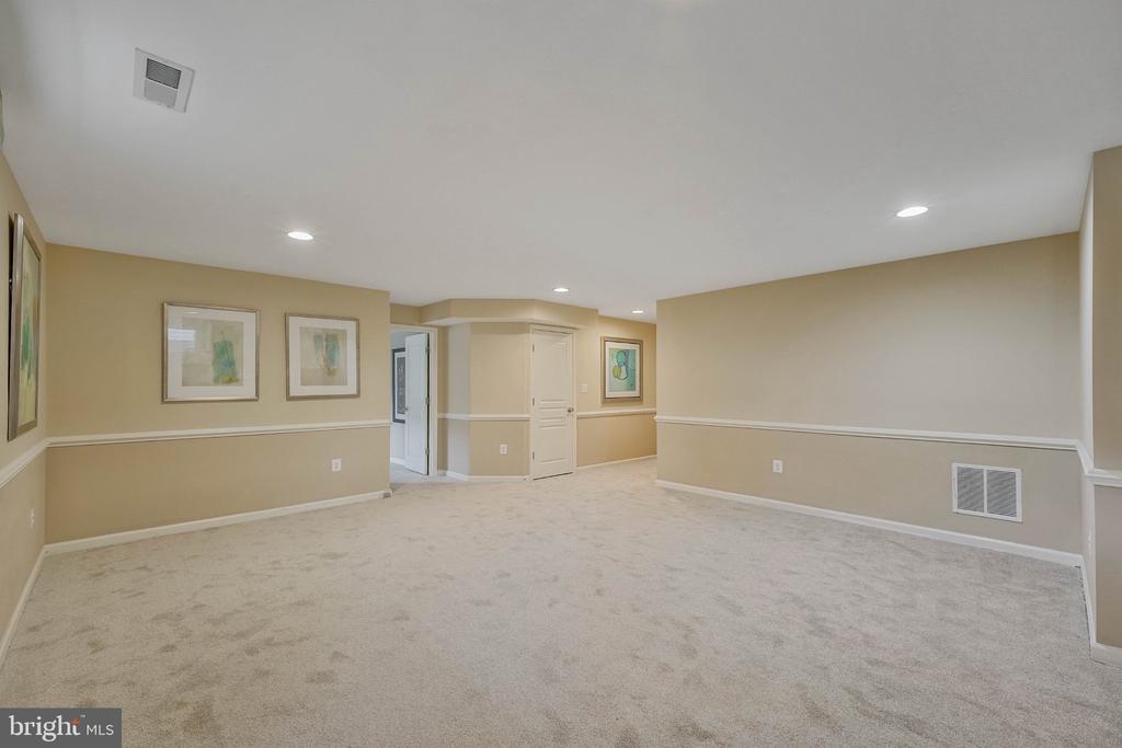 10609 MOSELLE COURT