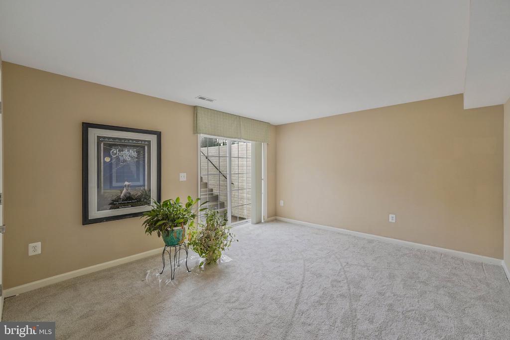 10609 MOSELLE COURT