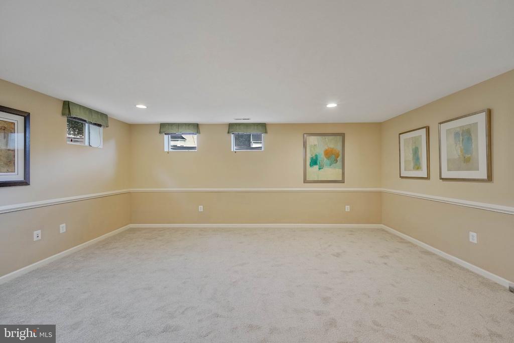 10609 MOSELLE COURT
