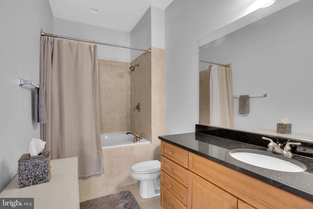 680 WATERMANS DRIVE Unit: 105