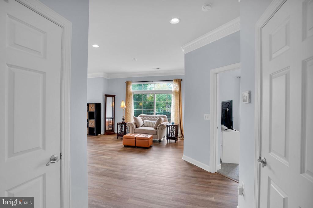 680 WATERMANS DRIVE Unit: 105