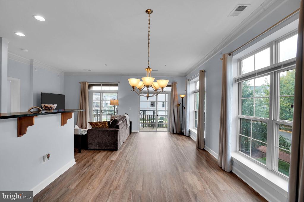 680 WATERMANS DRIVE Unit: 105
