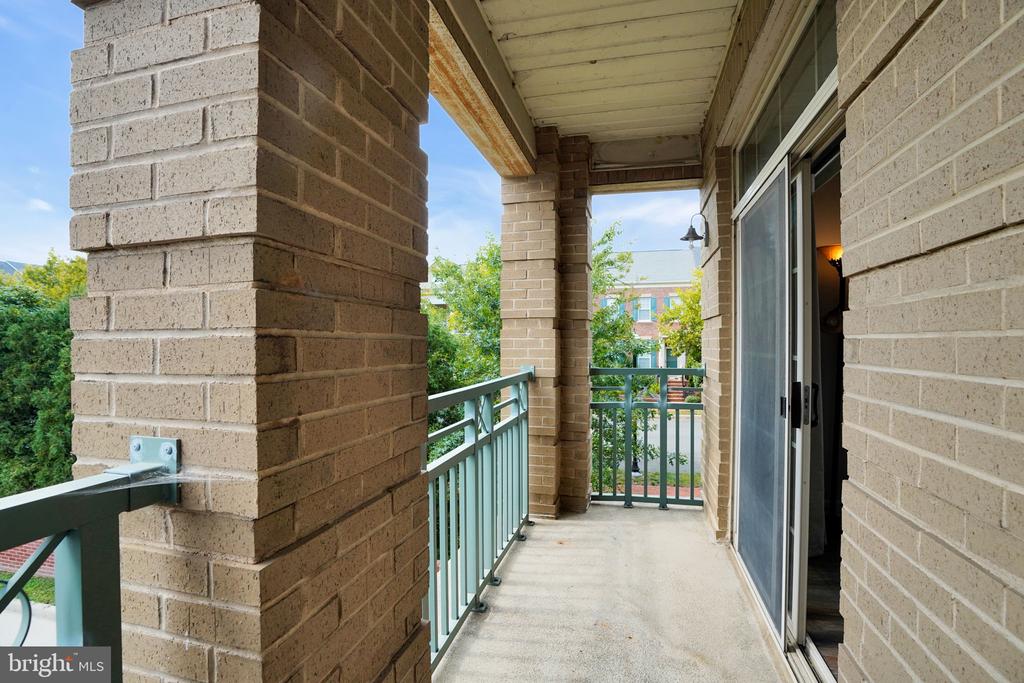 680 WATERMANS DRIVE Unit: 105