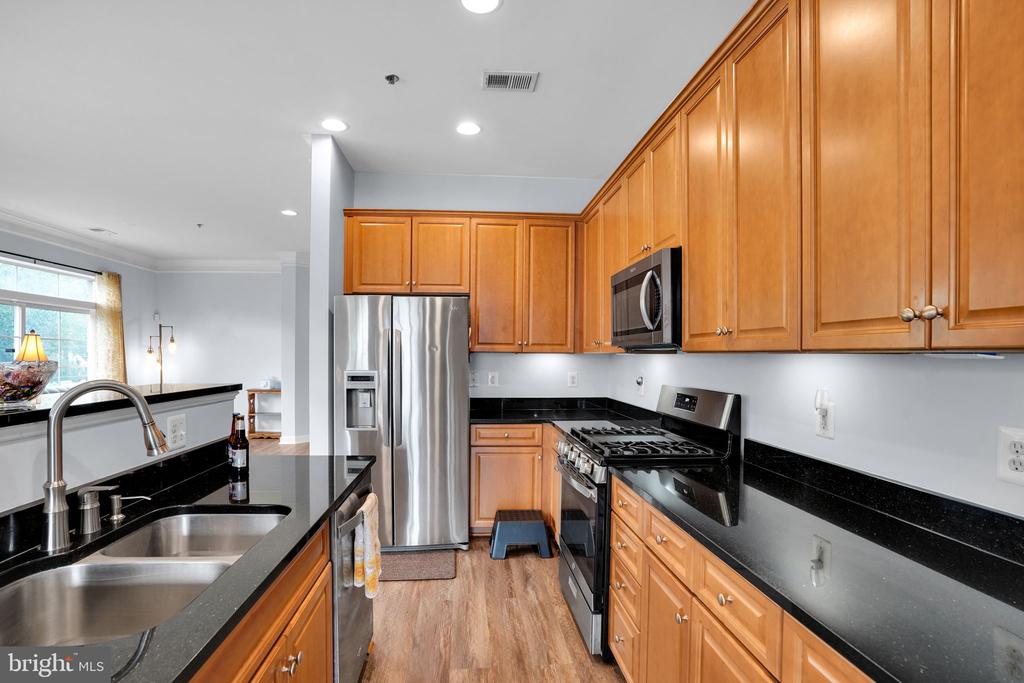 680 WATERMANS DRIVE Unit: 105
