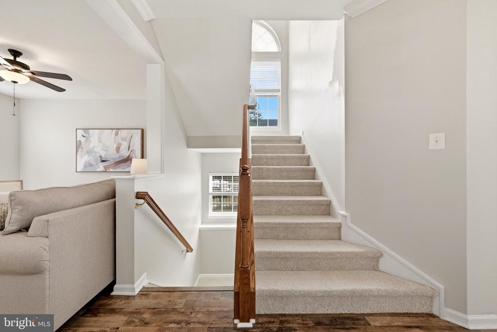 17037 LOFTRIDGE LANE