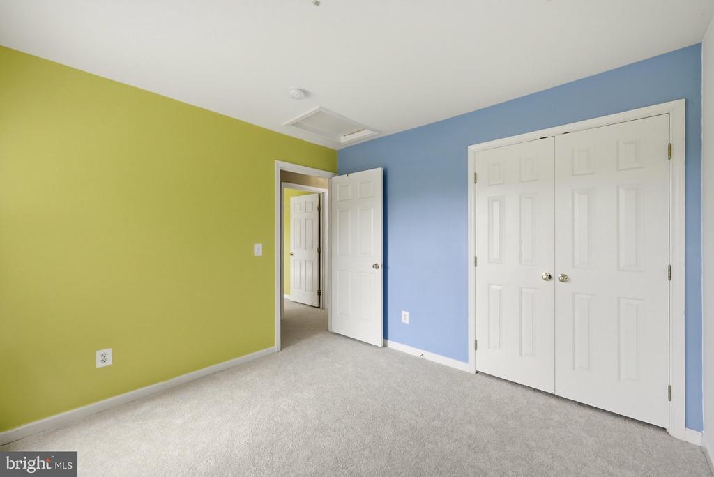 17037 LOFTRIDGE LANE