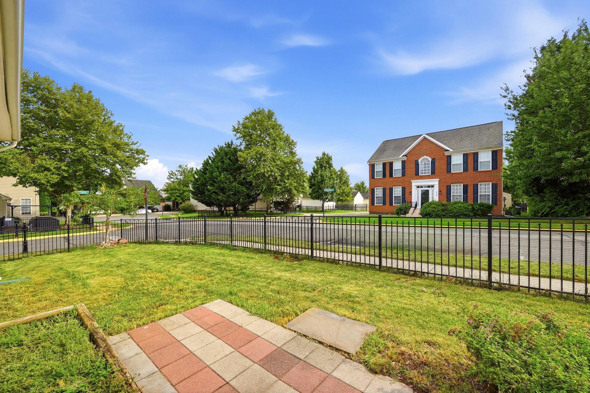 17037 LOFTRIDGE LANE