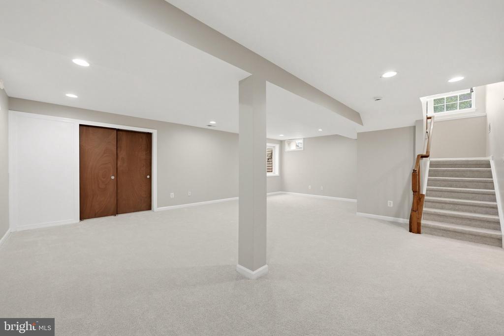 17037 LOFTRIDGE LANE