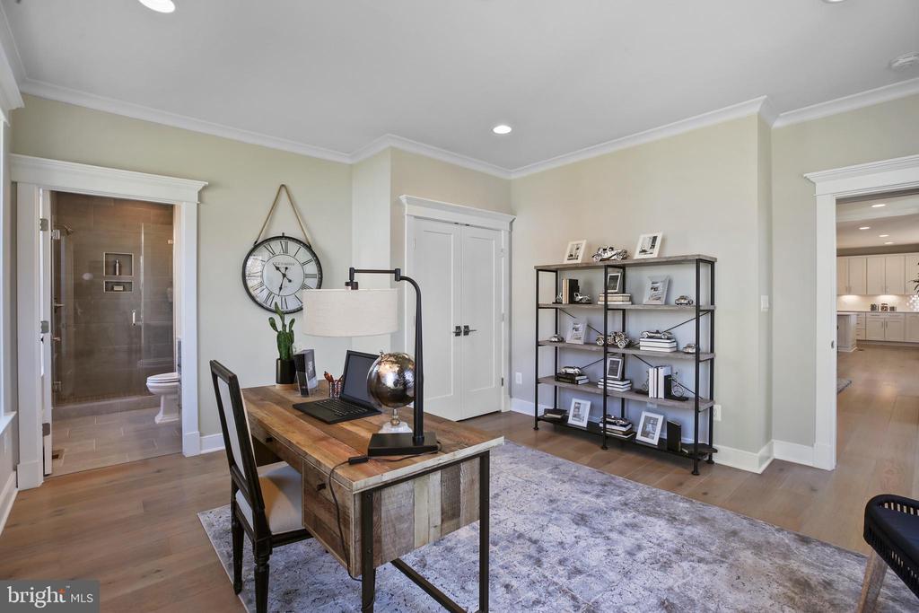 1584 LOUDOUN DRIVE