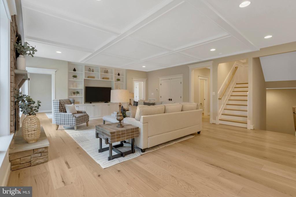 1584 LOUDOUN DRIVE