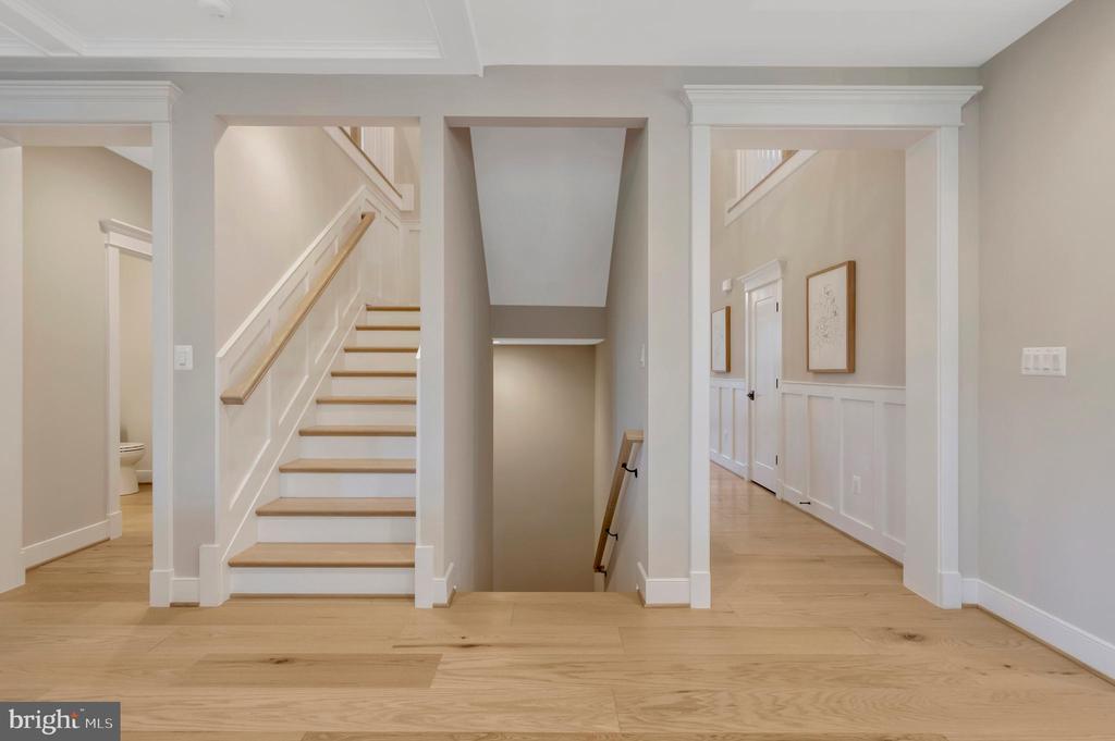 1584 LOUDOUN DRIVE