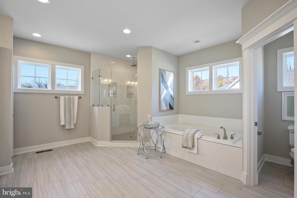 1584 LOUDOUN DRIVE