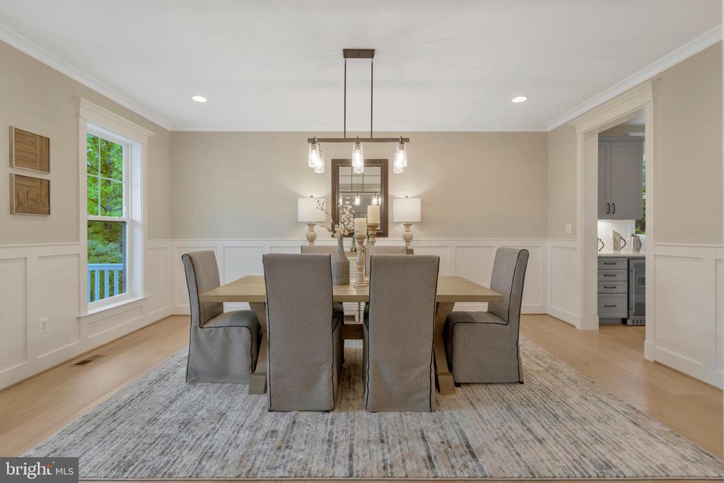 1584 LOUDOUN DRIVE