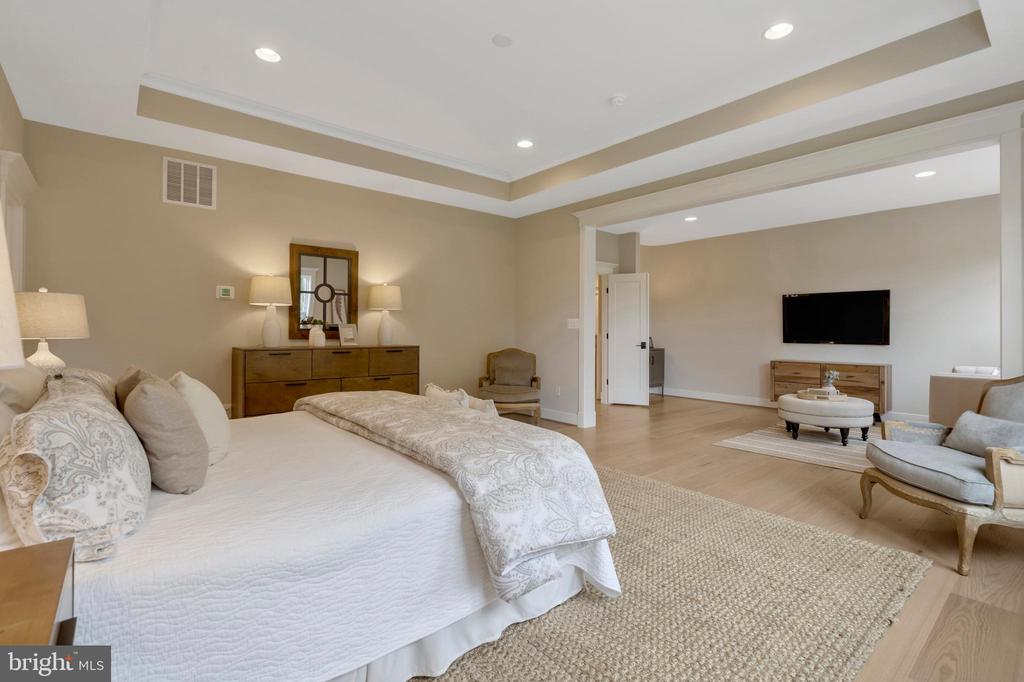 1584 LOUDOUN DRIVE