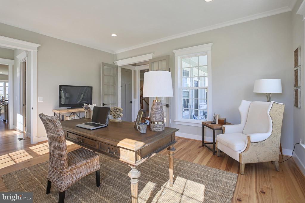 1580 LOUDOUN DRIVE