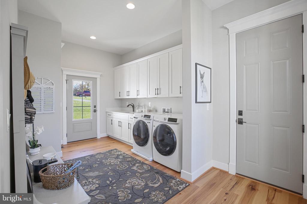 1580 LOUDOUN DRIVE