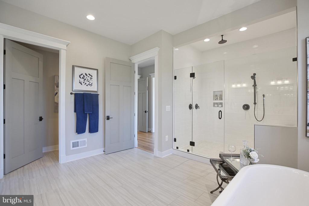 1580 LOUDOUN DRIVE