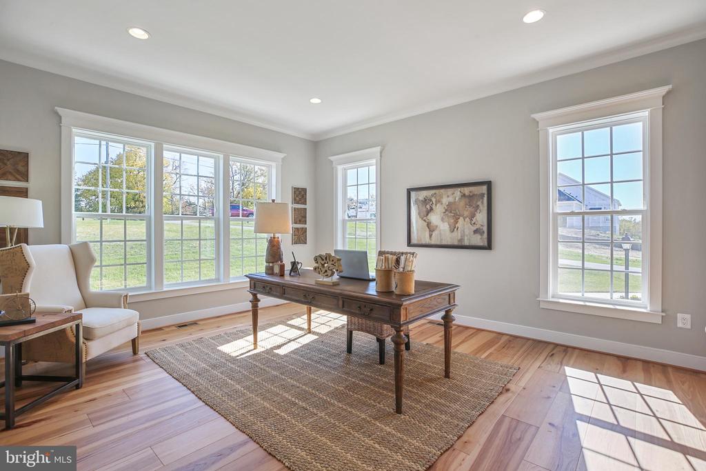 1580 LOUDOUN DRIVE