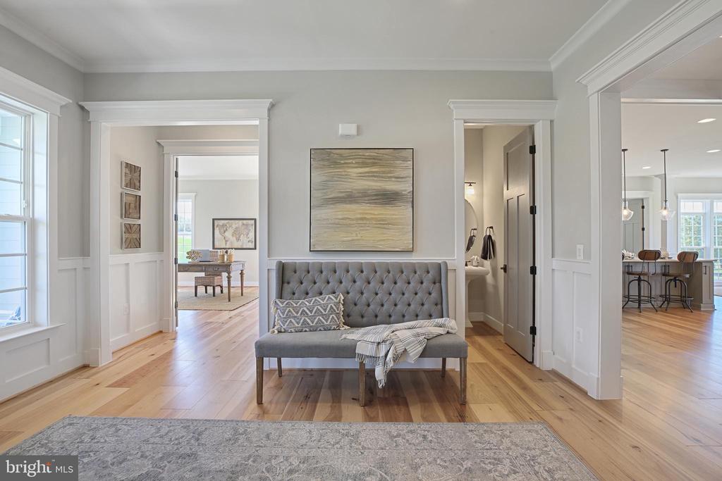 1580 LOUDOUN DRIVE