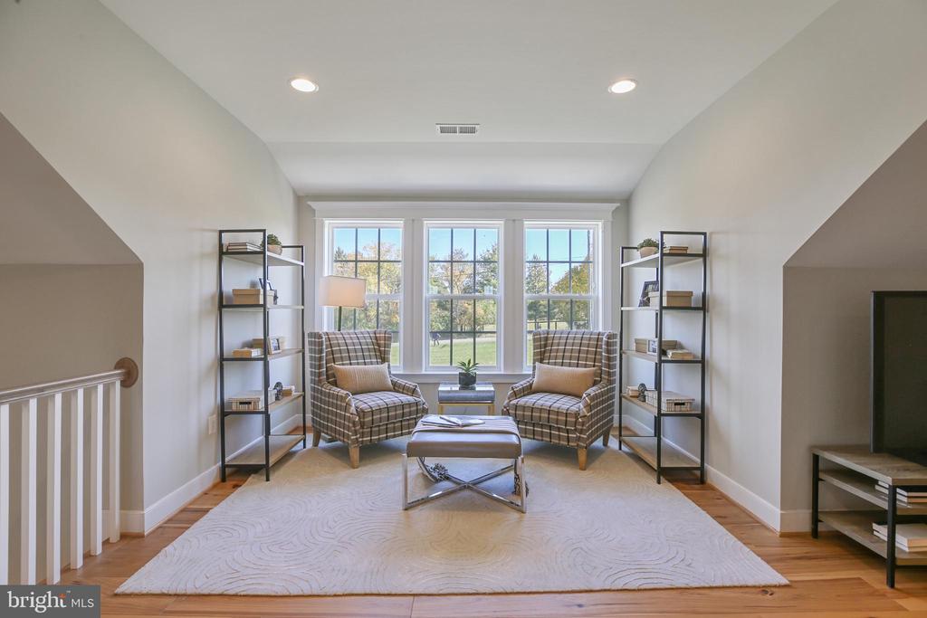 1580 LOUDOUN DRIVE