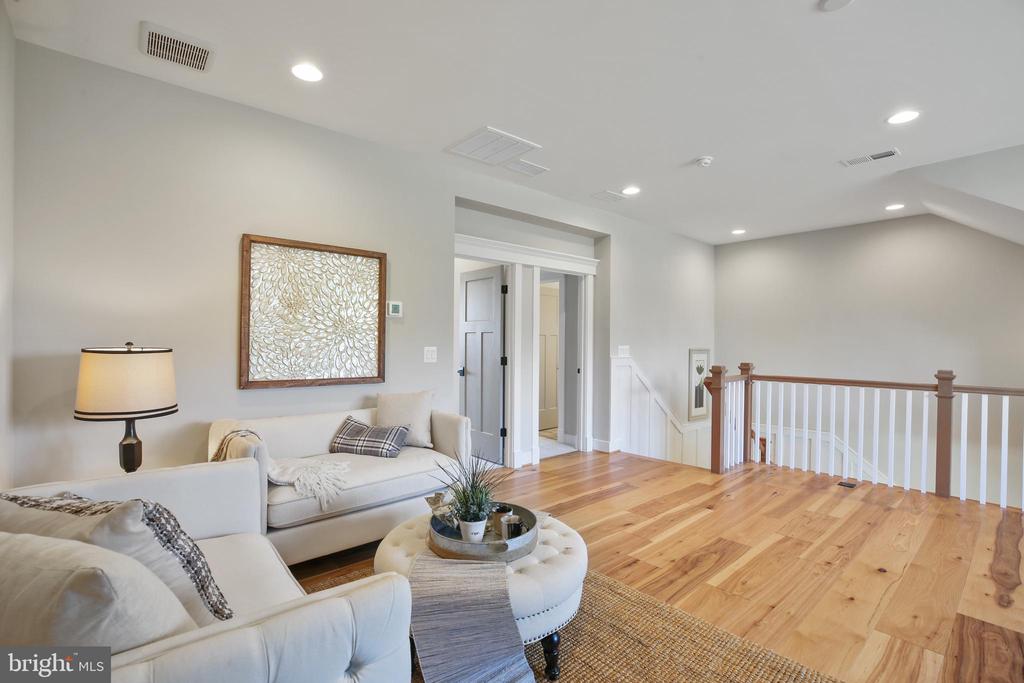 1580 LOUDOUN DRIVE
